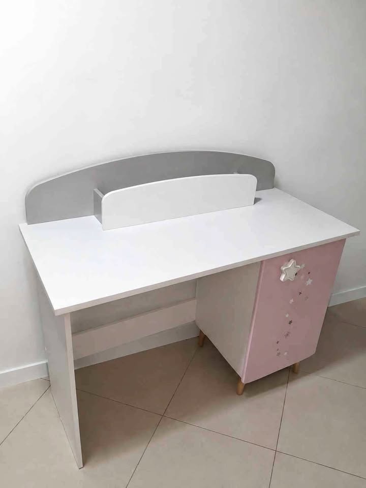 Chambre d’enfant pour fille à vendre