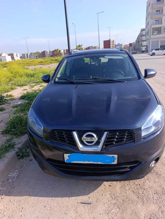 Nissan Qashqai à ventre