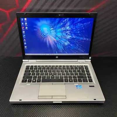 hp i7 EliteBook Ram 8 Disc SSD