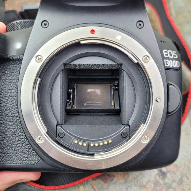 Canon EOS 1300D Digital