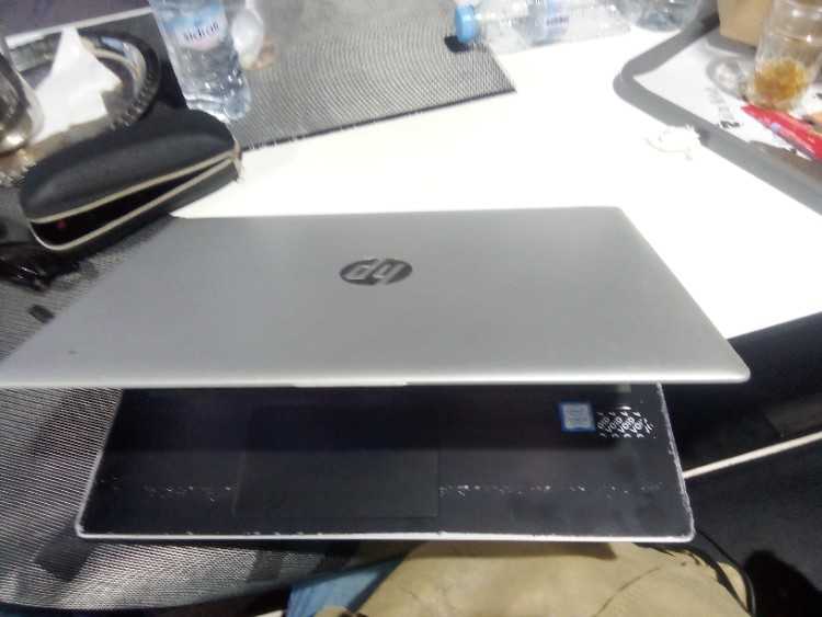 HP ProBook i5 Génération 8 Batterie 5H 128SSD 8RAM
