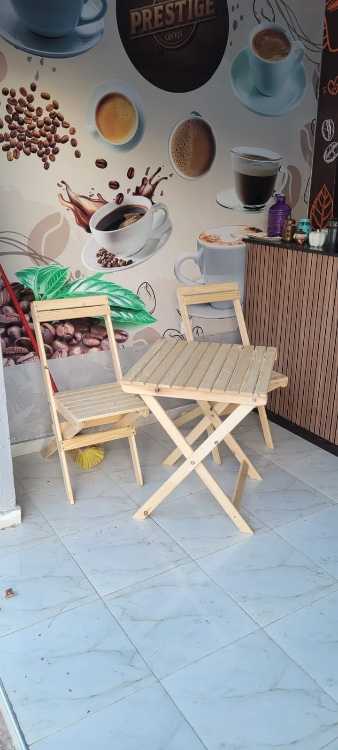 Table et 2 chaises